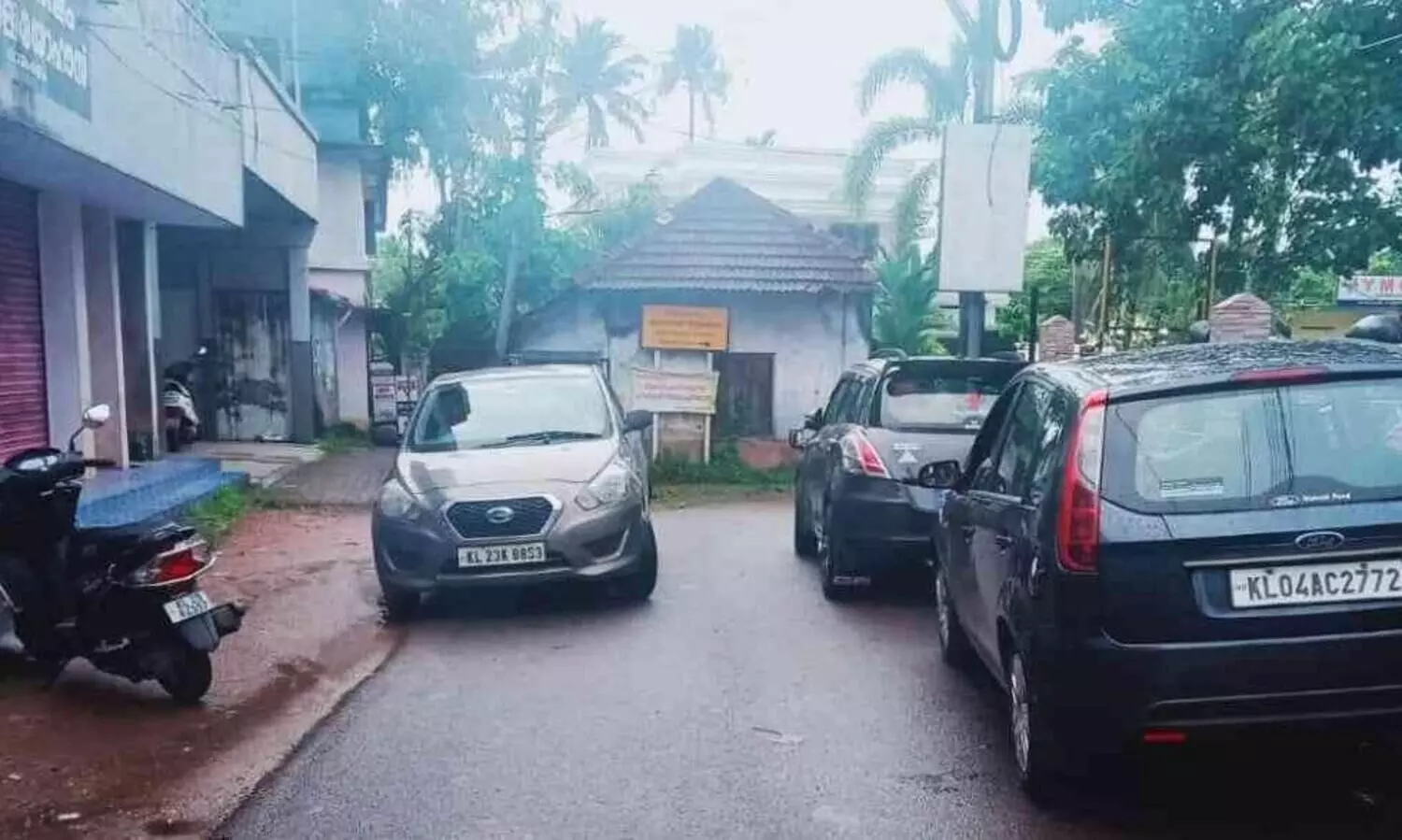 പാർക്ക് ജങ്ഷനിൽ അനധികൃത പാർക്കിങ്