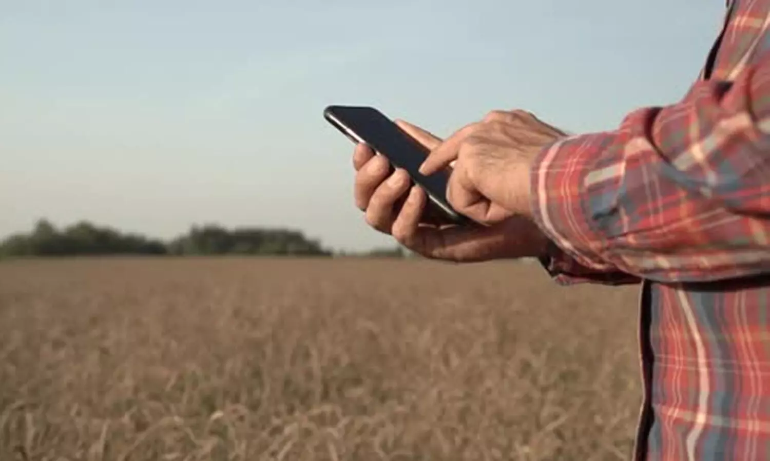 ഗുജറാത്തിൽ കർഷകർക്ക് സ്​മാർട് ഫോൺ വാങ്ങാൻ സർക്കാർ വക 1500 രൂപ