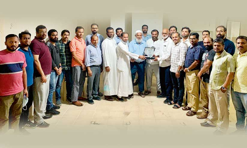 ബ​ക്ക​ർ ചാ​വ​ക്കാ​ടി​ന് ഇ​ന്ത്യ​ൻ ഇ​സ്​​ലാ​ഹി സെൻറ​ർ   യാ​ത്ര​യ​യ​പ്പ് ന​ൽ​കി