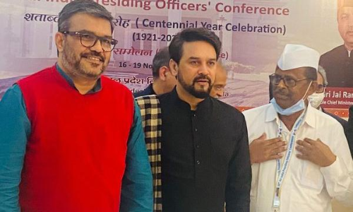 കേന്ദ്ര മ​ന്ത്രിയുമായുള്ള സൗഹൃദ ചിത്രങ്ങൾ പങ്കുവെച്ച്​ എം.ബി രാജേഷ്​; കൊലവിളി നടത്തുന്നവരുമായി സ്​നേഹബന്ധത്തിനെതിരെ​ സി.പി.എം സൈബർ അണികൾ