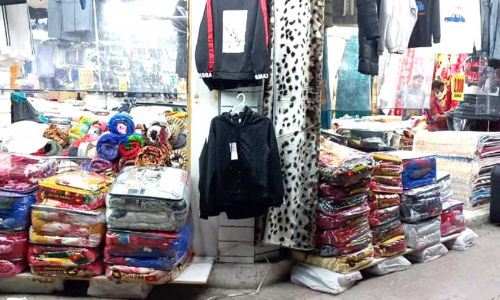 ശൈത്യകാലമെത്തി; ഉപഭോക്താക്കളെ തേടി വ്യാപാരികൾ