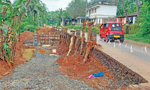 പുഴ കവർന്ന മലയോര ഹൈവേ ബലപ്പെടുത്തൽ മന്ദഗതിയിൽ