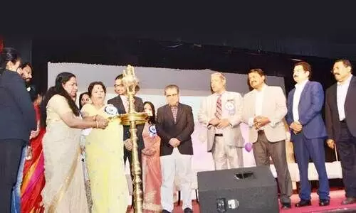 ക​മ്യൂ​ണി​റ്റി നേ​താ​ക്ക​ളെ​യും ആ​രോ​ഗ്യ   പ്ര​വ​ർ​ത്ത​ക​രെ​യും ആ​ദ​രി​ച്ചു