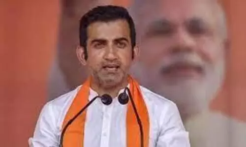 പാക്​ പ്രധാനമന്ത്രി മൂത്ത സഹോദരനെന്ന്​ സിദ്ദു; മക്കളെ അതിർത്തിയിലേക്ക്​ വിടാൻ ഗംഭീർ