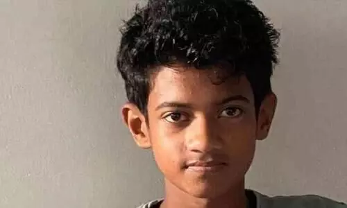 പുതുപൊന്നാനി അഴിമുഖത്ത് കളിക്കുന്നതിനിടെ പതിനാലുകാരനെ ഒഴുക്കിൽപെട്ട് കാണാതായതായി 