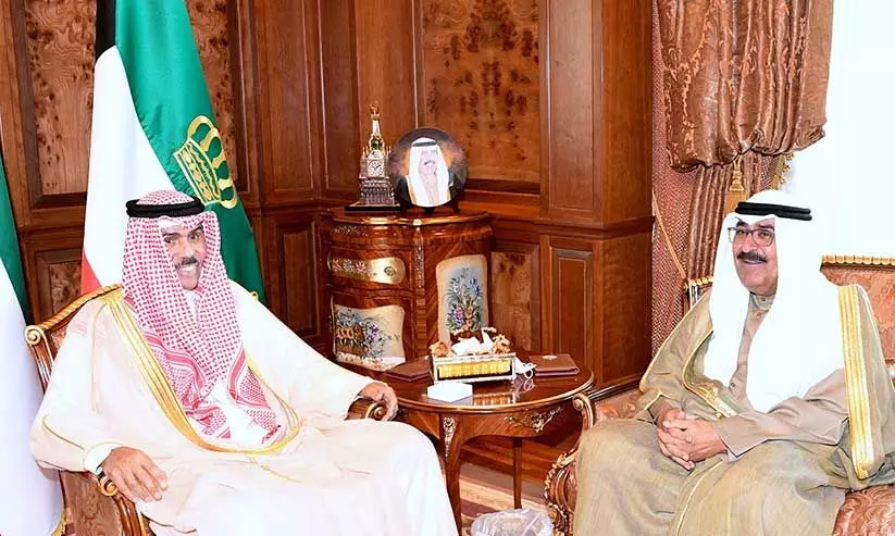 അമീർ കിരീടാവകാശിയെ സ്വീകരിച്ചു അമീർ കിരീടാവകാശിയെ സ്വീകരിച്ചു