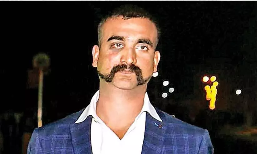 അഭിനന്ദൻ വർധമാന് വീരചക്ര നൽകി ആദരിച്ചു അഭിനന്ദൻ വർധമാന് വീരചക്ര നൽകി ആദരിച്ചു