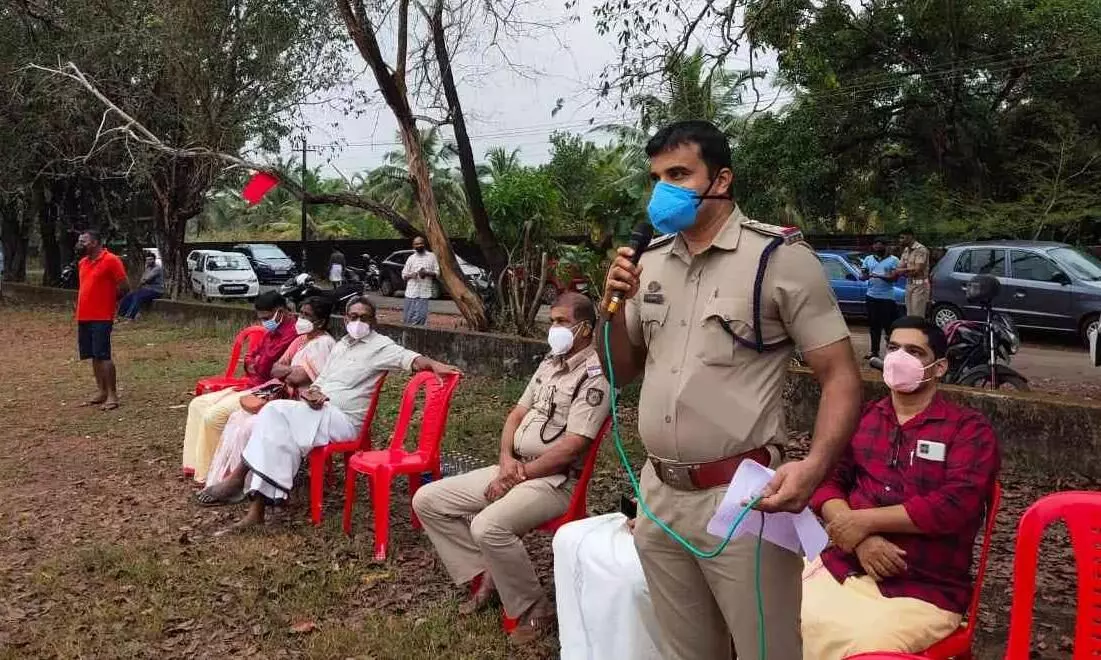 അധ്യാപകരും സർവീസ് ജീവനക്കാരും നേർക്കുനേർ; ഫുട്ബോൾ മത്സരം ആവേശമായി