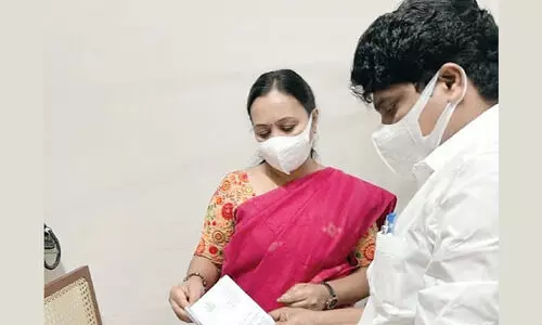 ആ​രോ​ഗ്യ​മേ​ഖ​ല​യി​ലെ പ്ര​ശ്‌​ന​ങ്ങ​ള്‍: ടി. ​സി​ദ്ദീ​ഖ്​ എം.​എ​ല്‍.​എ മ​ന്ത്രി​ക്ക്​ നി​വേ​ദ​നം ന​ൽ​കി