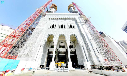 മി​നാ​ര നി​ർ​മാ​ണം അ​വ​സാ​നഘ​ട്ട​ത്തി​ൽ