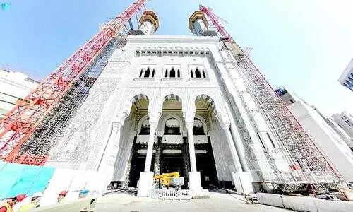 മി​നാ​ര നി​ർ​മാ​ണം അ​വ​സാ​നഘ​ട്ട​ത്തി​ൽ