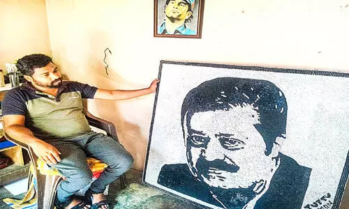 ടുട്ടുമോൻ വരയ്​ക്കു​​േമ്പാൾ വേദന തോൽക്കുന്നു