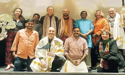 Tholpavakoothu arrived in Paris