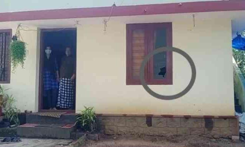 രാത്രി വീട് ആക്രമിച്ച് ജനൽ തകർത്തു; മൂന്ന് പേർക്കെതിരെ കേസ്