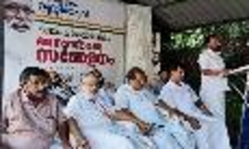 കേന്ദ്രത്തിലെ ഫാസിസ്റ്റ് സർക്കാർ താഴെ ഇറങ്ങുന്ന കാലം വിദൂരമല്ല -ടി.എൻ പ്രതാപൻ