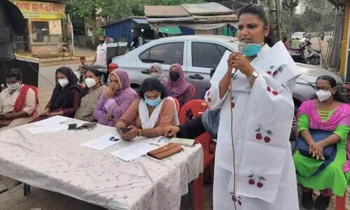 കെ റെയിലിനെതിരെ പ്രതിഷേധം കനക്കുന്നു; സായാഹ്ന ധർണ്ണയുമായി കുടുംബിനികളും