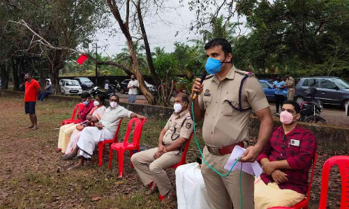 അധ്യാപകരും സർവീസ് ജീവനക്കാരും നേർക്കുനേർ; ഫുട്ബോൾ മത്സരം ആവേശമായി