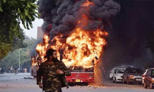 ഡൽഹി വംശീയാതിക്രമ കേസിൽ ഹിന്ദുത്വ തീവ്രവാദി കുറ്റക്കാരനെന്ന് കോടതി ഡൽഹി വംശീയാതിക്രമ കേസിൽ ഹിന്ദുത്വ തീവ്രവാദി കുറ്റക്കാരനെന്ന് കോടതി