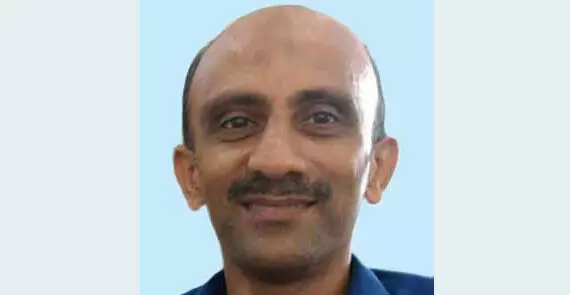 ഇരുചക്രവാഹനങ്ങൾ കൂട്ടിയിടിച്ച് ഗൃഹനാഥൻ മരിച്ചു ഇരുചക്രവാഹനങ്ങൾ കൂട്ടിയിടിച്ച് ഗൃഹനാഥൻ മരിച്ചു