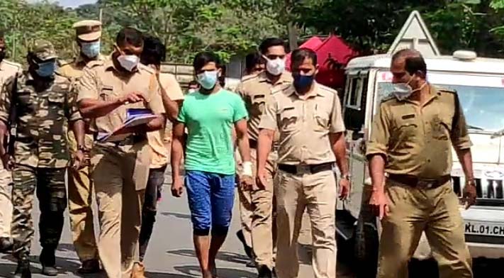 പ്രണയാഭ്യർഥന നിരസിച്ചതിന് വിദ്യാർഥിനിയെ കുത്തിയ സംഭവം: സുഹൃത്ത് കൂട്ടുപ്രതി പ്രണയാഭ്യർഥന നിരസിച്ചതിന് വിദ്യാർഥിനിയെ കുത്തിയ സംഭവം: സുഹൃത്ത് കൂട്ടുപ്രതി