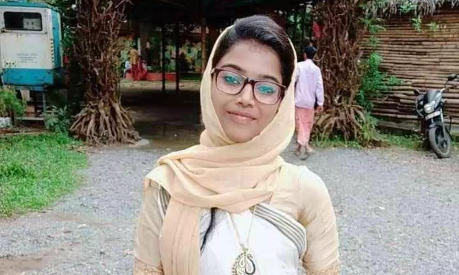 നിയമ വിദ്യാർഥിനിയുടെ മരണം: വനിത കമീഷൻ മുതലക്കണ്ണീർ ഒഴുക്കുന്നു - എം.എൽ.എ