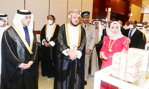 ഒമാൻ പവിലിയനിൽ ഒൗദ്യാഗിക പ്രതിനിധി സംഘത്തിന് വരവേൽപ്