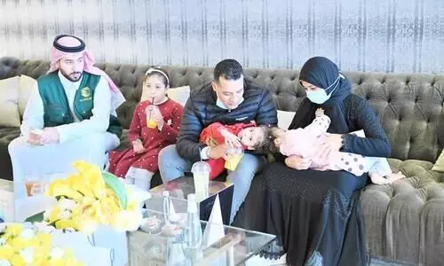 വേ​ർ​പെ​ടു​ത്ത​ൽ ശ​സ്​​ത്ര​ക്രി​യ: ഈ​ജി​പ്ഷ്യ​ൻ സ​യാ​മീ​സ് ഇ​ര​ട്ട​ക​ളാ​യ സ​ൽ​മ​യും സാ​റ​യും റി​യാ​ദി​ലെ​ത്തി