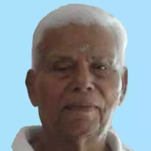 കു​മാ​ര​ൻ എ​ഴു​ത്ത​ച്ഛ​ൻ