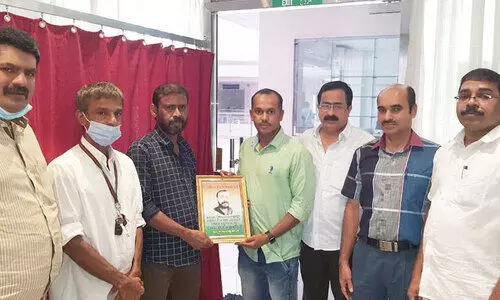 മു​ഹ​മ്മ​ദാ​ലി പ​ട്ടാ​മ്പി​ക്ക് യാ​ത്ര​യ​യ​പ്പ്