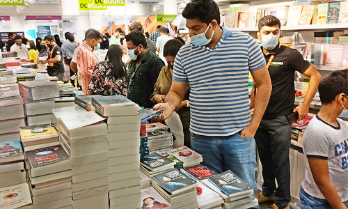 സൗ​ദി​യി​ലേ​ക്കു​ള്ള വ​ഴി​മ​ധ്യേ പു​സ്ത​കോ​ത്സ​വ​വും; വാ​യ​ന​യെ വീ​ണ്ടെ​ടു​ത്ത്​ പ്ര​വാ​സി​ക​ൾ