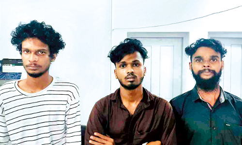 വിദ്യാർഥികൾക്ക് കഞ്ചാവ് നൽകുന്ന മൂന്ന് പേർ പിടിയിൽ