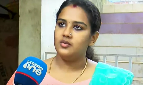 സെക്രട്ടേറിയേറ്റ് പടിക്കൽ തുടർ സമരത്തിനൊരുങ്ങി അനുപമ