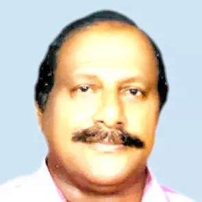 വി​ജ​യ​ൻ ക​ർ​ത്ത