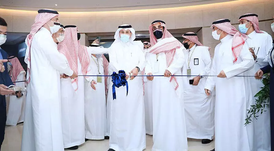 സൗ​ദി എ​യ​ർ​ലൈ​ൻ​സി​െൻറ​താ​ണ്​ അ​ൽ​ഫു​ർ​സാ​ൻ എ​ന്ന ലോ​ഞ്ച്​