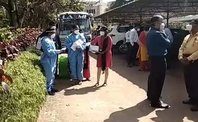 രണ്ട്​ ഡോസ്​ വാക്​സിൻ സ്വീകരിച്ച കർണാടകയിലെ 66 മെഡിക്കൽ വിദ്യാർഥികൾക്ക്​ കോവിഡ്​