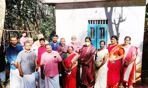 പി.​ജെ.​എ​സ് വീ​ടി​െൻറ താ​ക്കോ​ൽ കൈ​മാ​റി