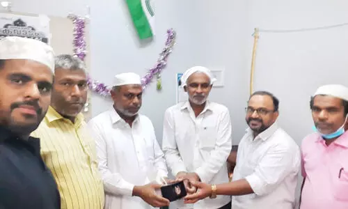 അ​ബ്​​ദു​ൽ ഖാ​ദ​ർ മു​സ്​​ലി​യാ​ർ​ക്ക്  െഎ.​സി.​എ​ഫ് യാ​ത്ര​യ​യ​പ്പ്