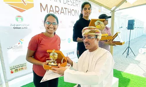 ഒമാൻ ഡെസേർട്ട് മാരത്തൺ: െഎ.എസ്.ജി വിദ്യാർഥിനിക്ക് മൂന്നാം സ്ഥാനം ഒമാൻ ഡെസേർട്ട് മാരത്തൺ: െഎ.എസ്.ജി വിദ്യാർഥിനിക്ക് മൂന്നാം സ്ഥാനം