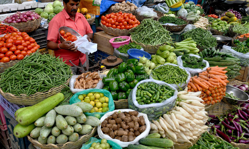 34.05 ടൺ പച്ചക്കറി കൂടിയെത്തി; വില കുറയുന്നു