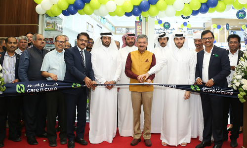 50 ​െൻറ ആഘോഷത്തിൽ കെയർ ആൻഡ്​​ ക്യുവർ ഫാർമസി