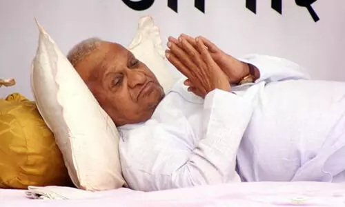 അണ്ണാ ഹസാരെ നെഞ്ചുവേദനയെ തുടര്‍ന്ന് ആശുപത്രിയില്‍