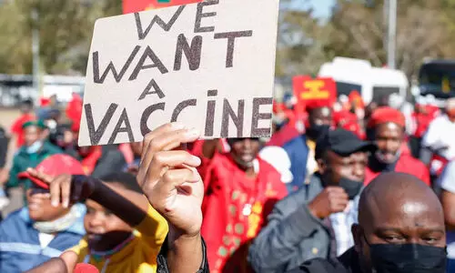 ദ​ക്ഷി​ണാ​ഫ്രി​ക്ക​യി​ൽ കോ​വി​ഡിന്‍റെ പു​തി​യ വ​ക​ഭേ​ദം; മാ​ര​ക​മാ​യി രോ​ഗ​വ്യാ​പ​ന​ത്തി​ന്​ കാ​ര​ണ​മാ​കു​മെന്ന്