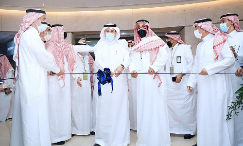 സൗ​ദി എ​യ​ർ​ലൈ​ൻ​സി​െൻറ​താ​ണ്​ അ​ൽ​ഫു​ർ​സാ​ൻ എ​ന്ന ലോ​ഞ്ച്​