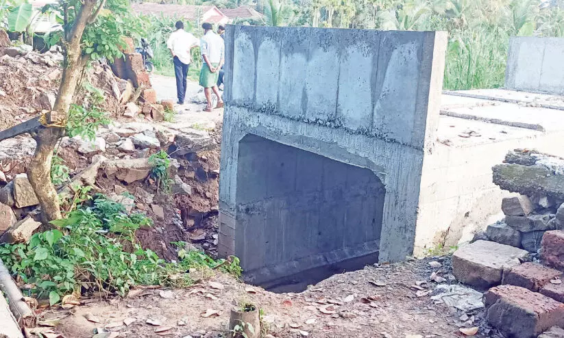 റോഡ് നിർമാണം വൈകുന്നു; പാലമൂലയിൽ യാത്രാദുരിതം റോഡ് നിർമാണം വൈകുന്നു; പാലമൂലയിൽ യാത്രാദുരിതം