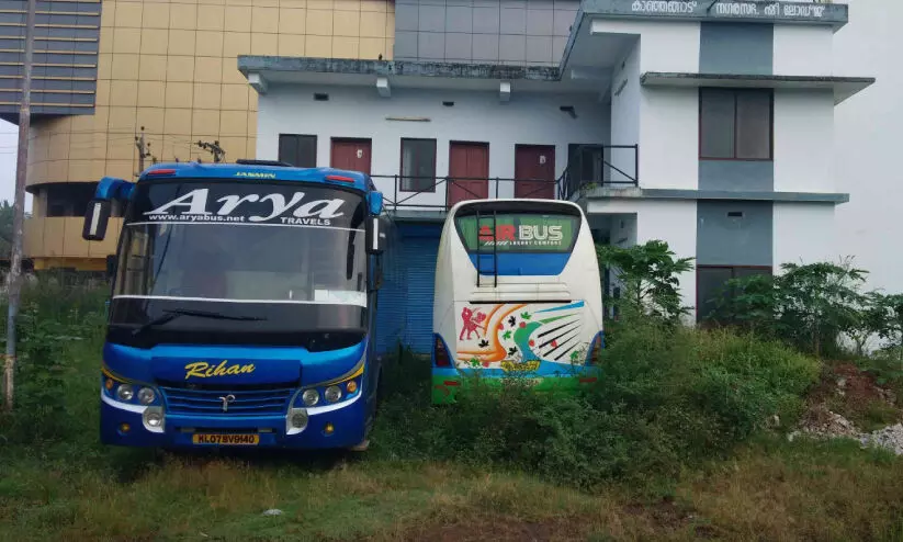 45 ലക്ഷം ചെലവിൽ ഷീ ലോഡ്ജ് നിർമിച്ചത് ടൂറിസ്റ്റ് വാഹനങ്ങൾക്കോ? 45 ലക്ഷം ചെലവിൽ ഷീ ലോഡ്ജ് നിർമിച്ചത് ടൂറിസ്റ്റ് വാഹനങ്ങൾക്കോ?