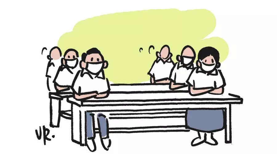 കോവിഡ്​ വെല്ലുവിളി അതിജീവിച്ച്​ സ്​കൂൾ അധ്യയനം രണ്ടാം മാസത്തിലേക്ക്​