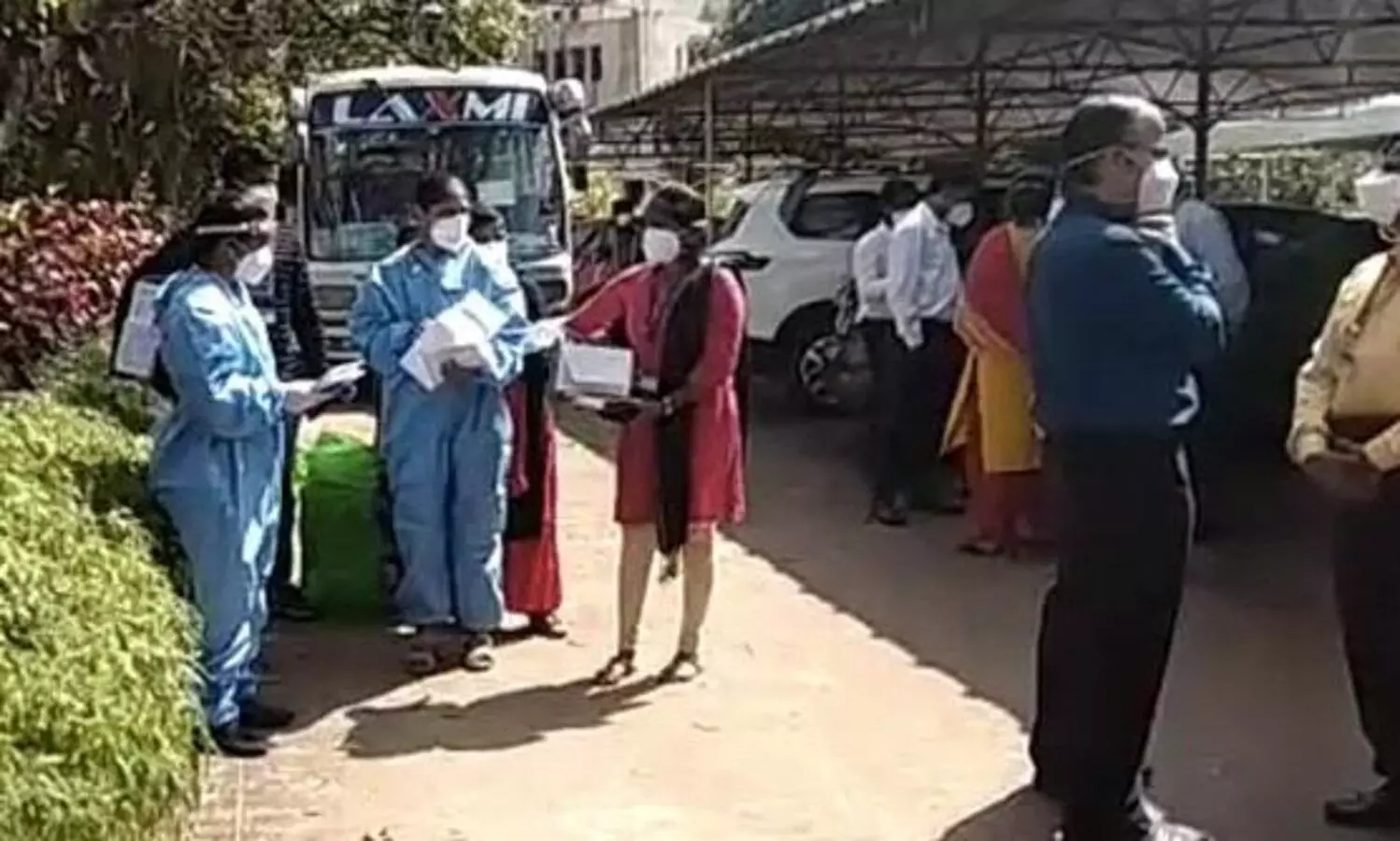 ധാർവാഡ് കോളജിൽ നടത്തിയ ഫ്രെഷേഴ്സ് പാർട്ടിയാണ് കോവിഡ് സൂപ്പർ സ്പ്രെഡിന് കാരണമെന്ന് അധികൃതർ