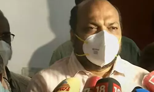 മൂഫിയയുടെ വീട്ടിൽ മന്ത്രി രാജീവെത്തി; കേസിൽ കർശന നടപടി ഉണ്ടാവുമെന്ന് പിതാവിന്​ മുഖ്യമന്ത്രിയുടെ​ ഉറപ്പ്