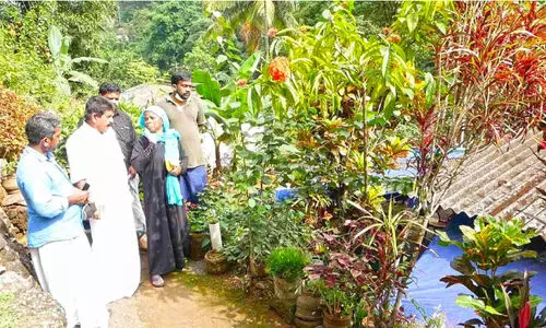 കർണാടകയുടെ കുടിയിറക്ക്​ ഭീഷണി: കേരള അതിർത്തിയിൽ ദുരിതംപേറി കുടുംബങ്ങൾ