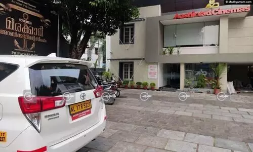 ആന്‍റണി പെരുമ്പാവൂർ, ആന്‍റോ ജോസഫ്, ലിസ്റ്റിന്‍ സ്റ്റീഫന്‍ എന്നിവരുടെ സ്​ഥാപനങ്ങളിൽ ആദായനികുതി വകുപ്പ് റെയ്​ഡ്​